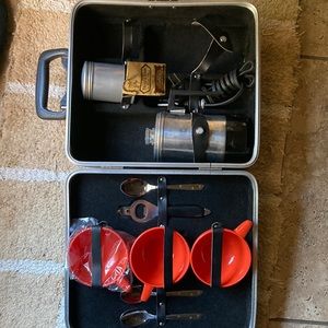 Coffee Traveler’s set in briefcase Executain 720C Electric Percolating w/cups